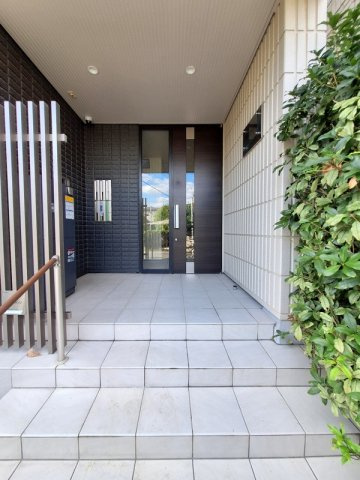 ヴィラ　ソレイユのエントランス|★オートロック付きのお洒落なエントランス★