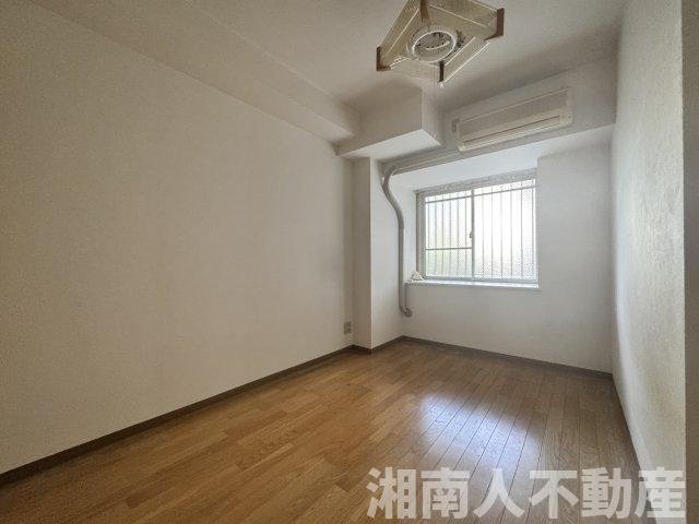 サングレイス大船の洋室|落ち着いた色調の洋室です