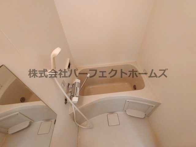 家具町ハイツの浴室|コンパクトで使いやすいお風呂です