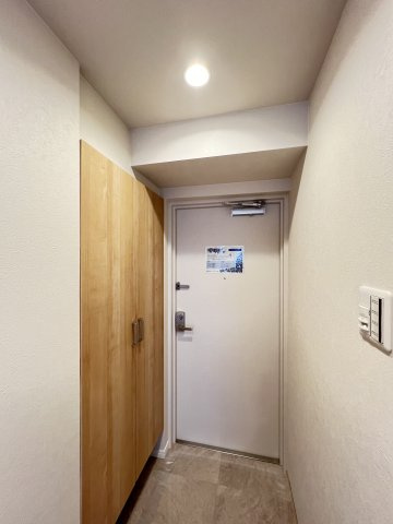 東急ドエル大和八木アネックスC棟7階の玄関|収納豊富な玄関で片付く暮らしを実現