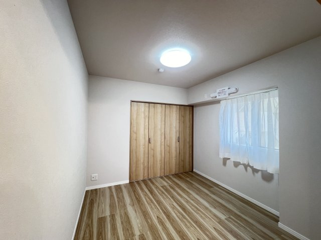 東急ドエル大和八木アネックスC棟7階の洋室|収納付きでお部屋すっきり活用可能5帖