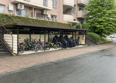 【駐輪場】 |  パークサイド南大沢 | マンションの駐輪場は、事前に空きがあるか確認を取ると安心です。せっかく入居したのに駐輪スペースがない！なんてことになったら大変ですよね。そこで、内見時や購入前にはまず事前に確認しておくと良いでしょう。