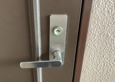 【防犯設備】 |  パークサイド南大沢 | 当然のことではありますが、オートロックやセンサーライト、ホームセキュリティーなどの防犯設備があれば、小さいお子様がいるご家庭も安心ですよね！まず物件購入の際は、防犯設備もチェックするようにしましょう。