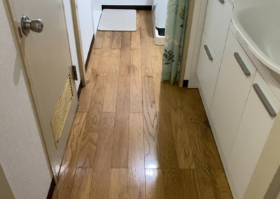 【脱衣所】 |  パークサイド南大沢 | 洗面脱衣所は「体を綺麗に整える場所」という目的と役割を持っています。そして便利で使い勝手のいい「体を綺麗に整える場所」にするためには、配置や動線、照明や収納計画をしっかりと検討しておく必要があります。