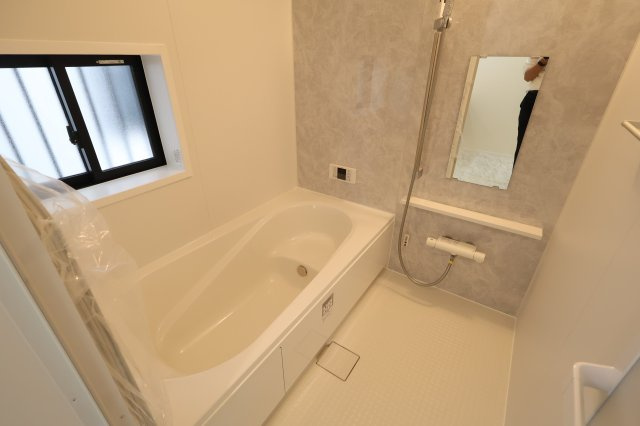 《仲介手数料無料》南区大字大谷口2707-1新築一戸建てハートフルタウンの浴室|撮影日 2025年11月24日 11:50 晴れ