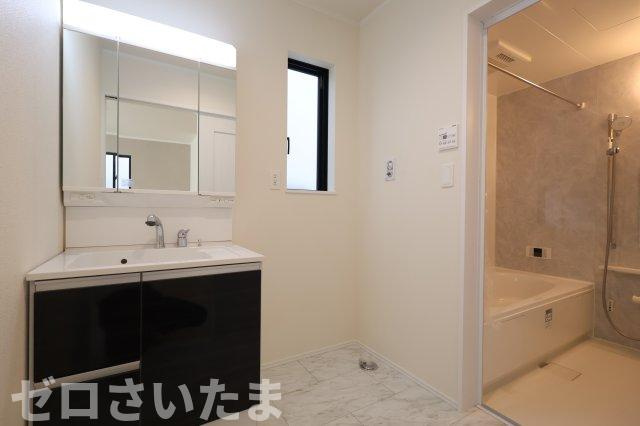 《仲介手数料無料》南区大字大谷口2707-1新築一戸建てハートフルタウンの独立洗面台|撮影日 2025年11月24日 11:50 晴れ