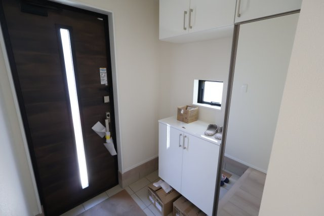 《仲介手数料無料》南区大字大谷口2707-1新築一戸建てハートフルタウンの玄関|撮影日 2025年11月24日 11:50 晴れ