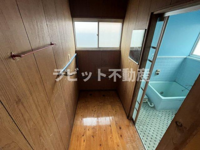 【その他】 | 一万城貸家 | 洗濯機置き場です
