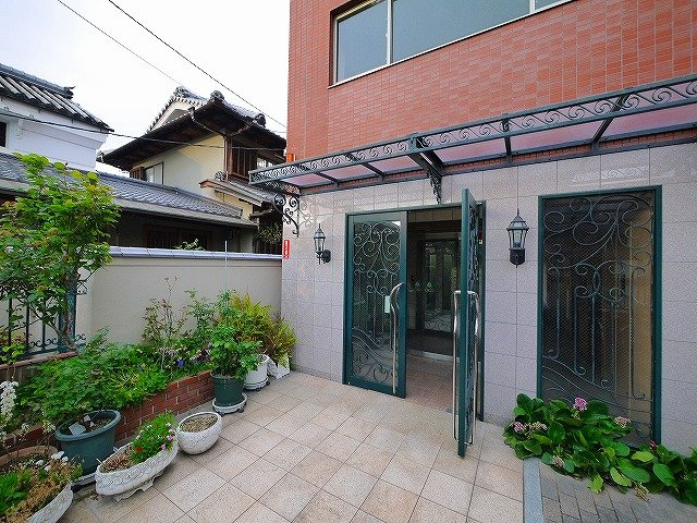 LA RIVIERE OKAMOTOのエントランス|モニター付きインターホン