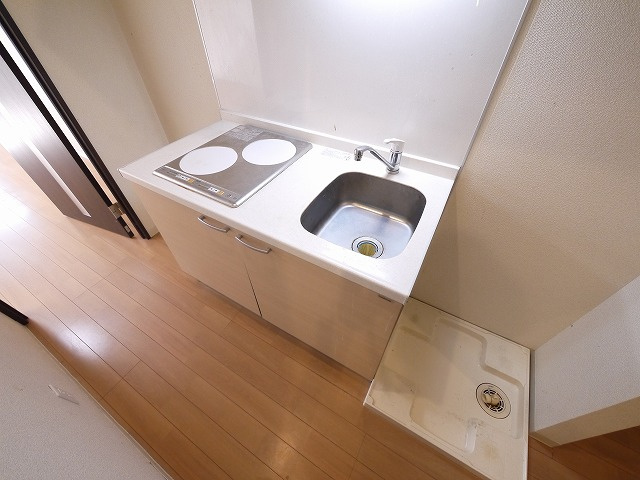 LA RIVIERE OKAMOTOのキッチン|コンパクトなキッチンで掃除もラクラク