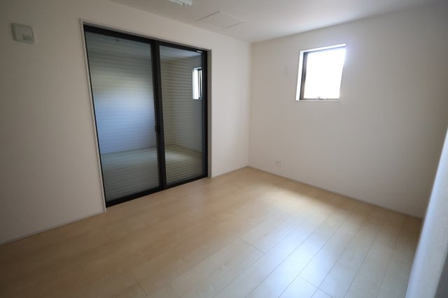 《仲介手数料無料》南区鹿手袋１丁目15-8(全1戸)新築一戸建てリーブルガーデンの洋室