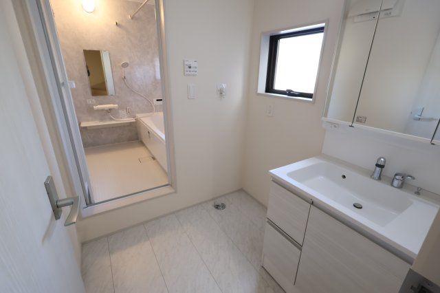 《仲介手数料無料》南区鹿手袋１丁目15-8(全1戸)新築一戸建てリーブルガーデンのランドリースペース