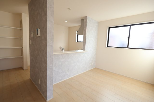 《仲介手数料無料》南区鹿手袋１丁目15-8(全1戸)新築一戸建てリーブルガーデンの洋室