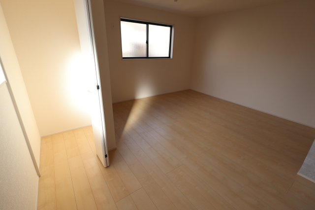 《仲介手数料無料》南区鹿手袋１丁目15-8(全1戸)新築一戸建てリーブルガーデンの洋室
