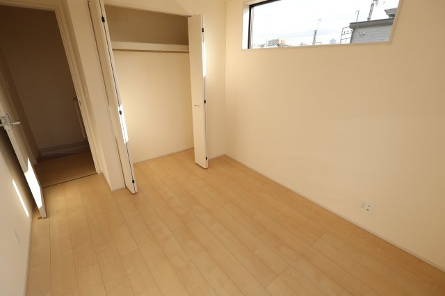 《仲介手数料無料》南区鹿手袋１丁目15-8(全1戸)新築一戸建てリーブルガーデンの洋室