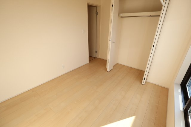 《仲介手数料無料》南区鹿手袋１丁目15-8(全1戸)新築一戸建てリーブルガーデンの洋室