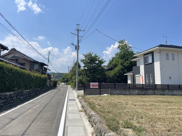 藤岡市神田　中古2680の前面道路含む現地写真