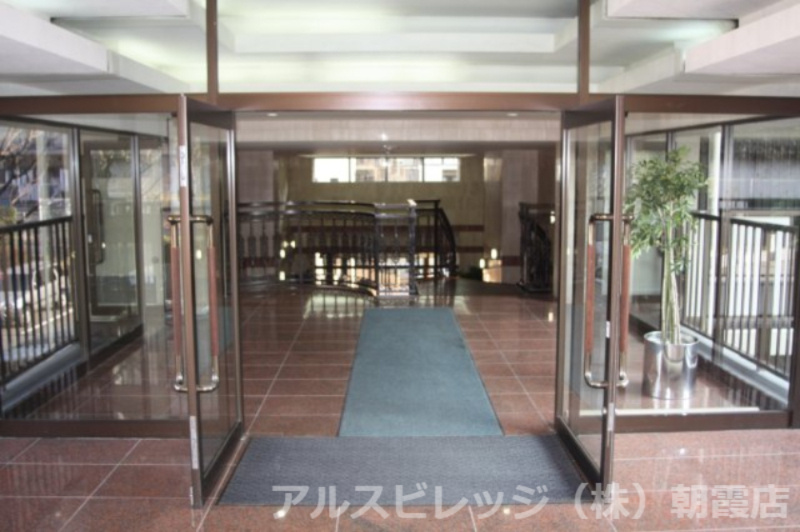 朝日プラザ武蔵野マーテルヒルズ参番館のエントランス|落ち着いたエントランスです