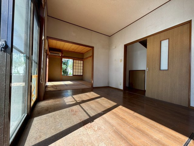 あきる野市引田　中古戸建　駅近！の居間・リビング