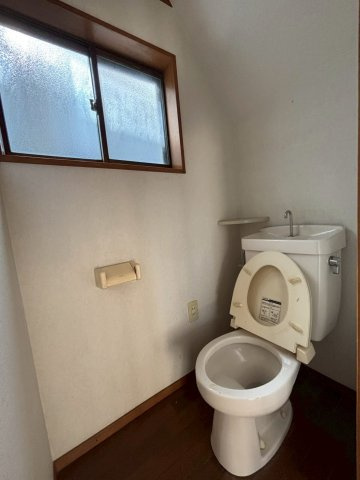 あきる野市引田　中古戸建　駅近！のトイレ