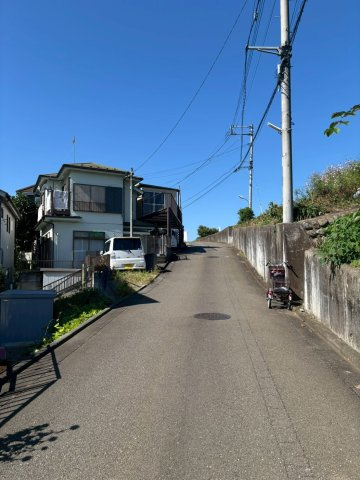 あきる野市引田　中古戸建　駅近！の前面道路含む現地写真