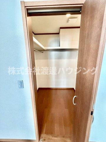 奥天神町１丁目一戸建の収納|ウォークインクローゼット
