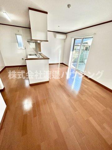 奥天神町１丁目一戸建の居間・リビング