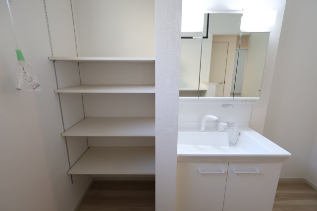 《仲介手数料無料》西区大字指扇2856-94新築一戸建てLIGAREのランドリースペース|撮影日 2025年12月5日 11:00 晴れ