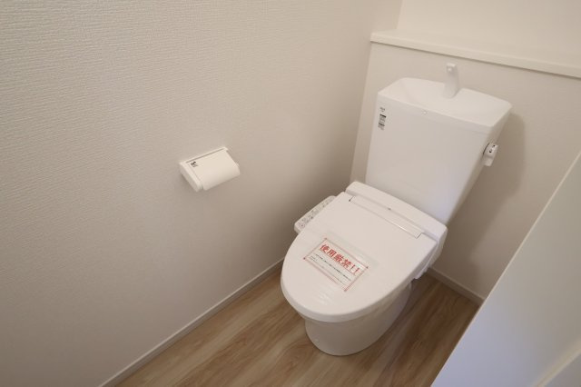 《仲介手数料無料》西区大字指扇2856-94新築一戸建てLIGAREのトイレ|撮影日 2025年12月5日 11:00 晴れ