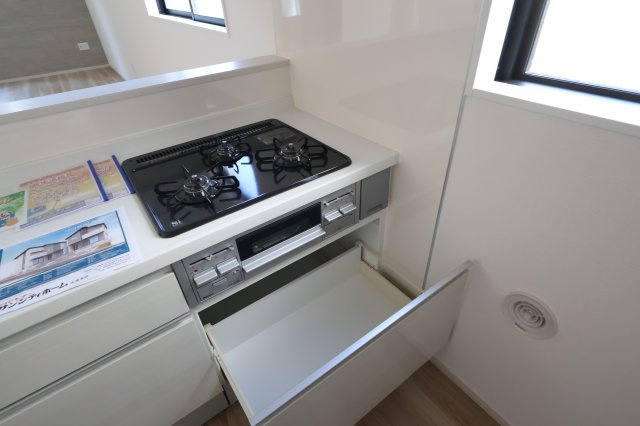 《仲介手数料無料》西区大字指扇2856-94新築一戸建てLIGAREのキッチン|撮影日 2025年12月5日 11:00 晴れ