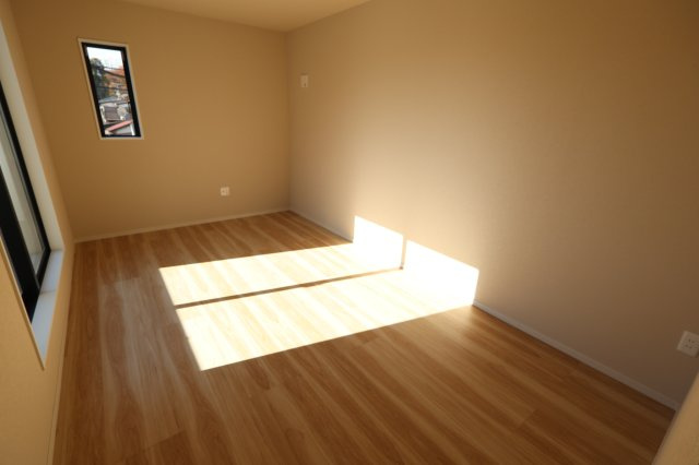 《仲介手数料無料》西区大字指扇2856-94新築一戸建てLIGAREの洋室|撮影日 2025年12月5日 11:00 晴れ