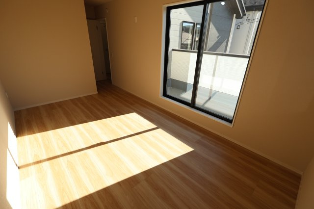 《仲介手数料無料》西区大字指扇2856-94新築一戸建てLIGAREの洋室|撮影日 2025年12月5日 11:00 晴れ