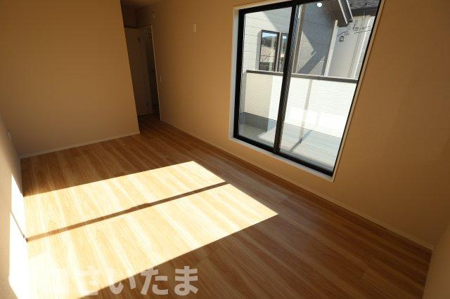 《仲介手数料無料》西区大字指扇2856-94新築一戸建てLIGAREの洋室|撮影日 2025年12月5日 11:00 晴れ