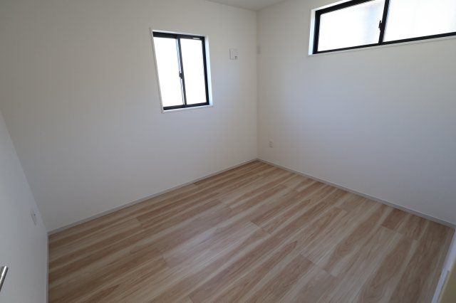 《仲介手数料無料》西区大字指扇2856-94新築一戸建てLIGAREの洋室|撮影日 2025年12月5日 11:00 晴れ