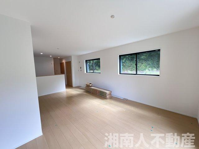 鎌倉市岩瀬１５４９新築戸建ての居間・リビング|居間です