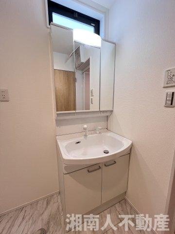 鎌倉市岩瀬１５４９新築戸建ての独立洗面台|使いやすい独立洗面台です