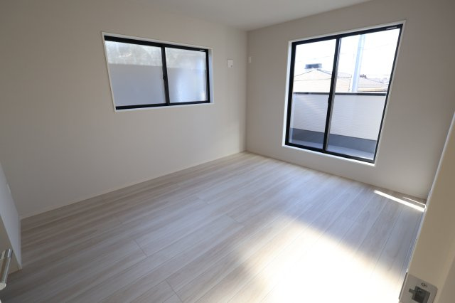 《仲介手数料無料》西区大字指扇2856-94新築一戸建てLIGAREの洋室|撮影日 2025年12月5日 11:00 晴れ