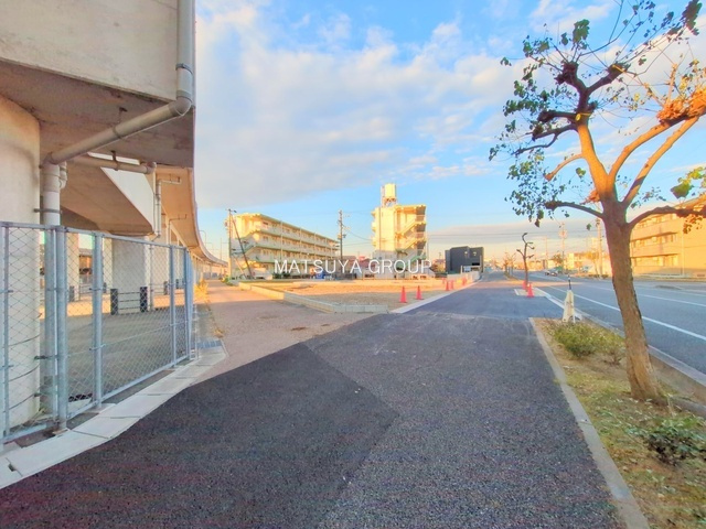 【前面道路含む現地写真】の画像