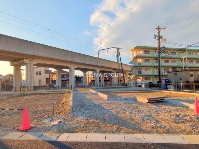 【前面道路含む現地写真】の画像