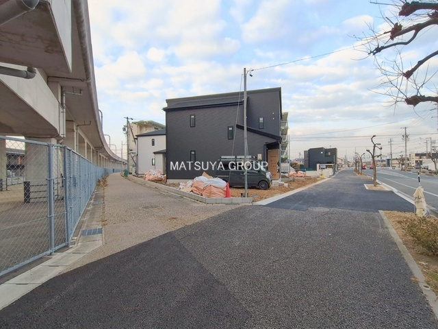 【前面道路含む現地写真】の画像