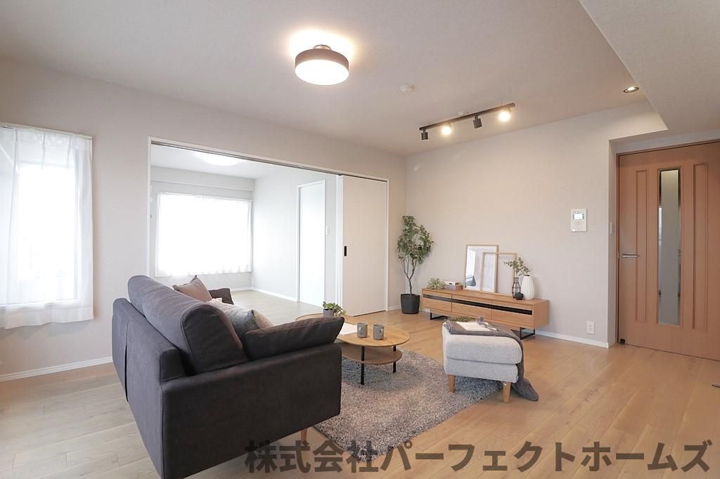 ステイツ枚方長尾ヒルズの居間・リビング|ゆったりとした居間です