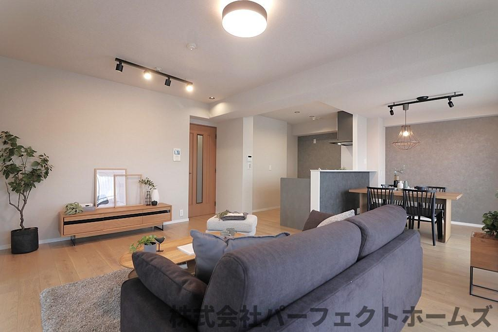 ステイツ枚方長尾ヒルズの居間・リビング|こちらの居間で趣味の時間をお楽しみください