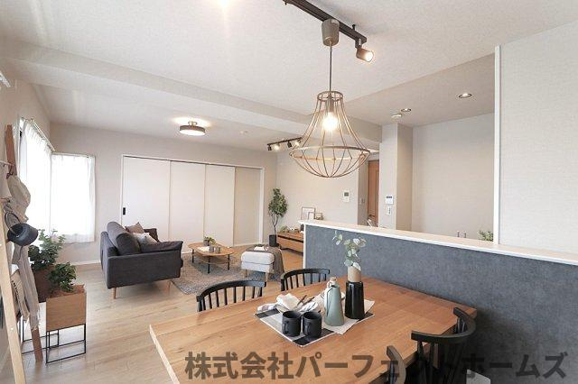 ステイツ枚方長尾ヒルズの居間・リビング|こちらの居間で趣味の時間をお楽しみください