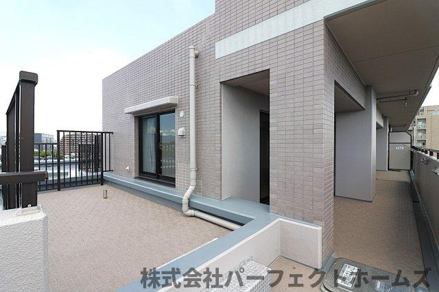 ステイツ枚方長尾ヒルズのバルコニー|ルーフバルコニー付きです