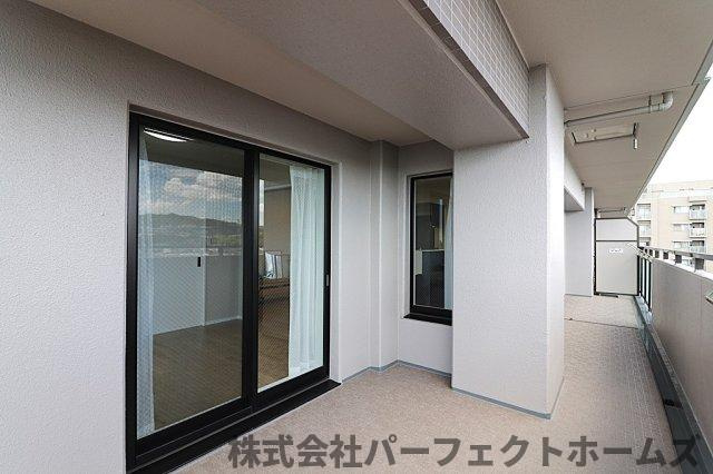 ステイツ枚方長尾ヒルズのバルコニー|外からの目が気にならないバルコニーで洗濯物が干せます