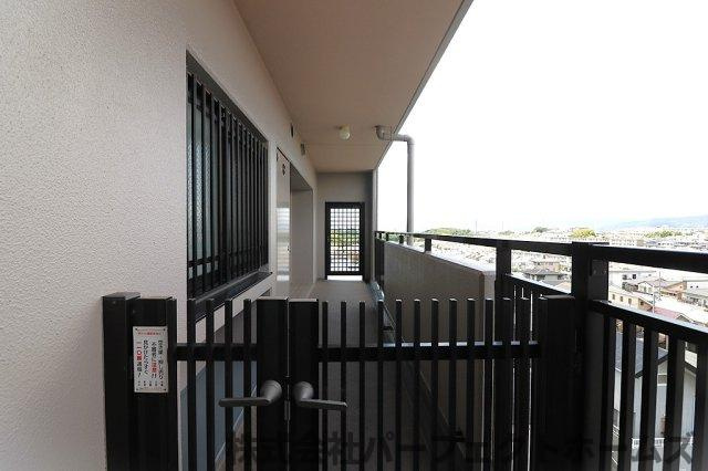 ステイツ枚方長尾ヒルズのエントランス|落ち着いたエントランスです