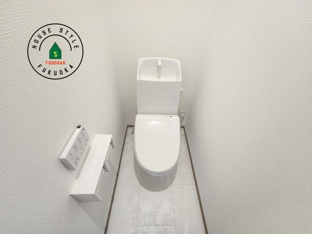 筑紫野市二日市北6丁目第1-2棟（A号棟）のトイレ|温水洗浄便座を完備しております。2ヶ所にトイレがあるのは朝の慌ただしい時間も安心です。