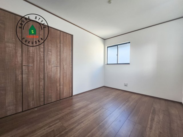 筑紫野市二日市北6丁目第1-2棟（A号棟）の寝室|主寝室には収納力に優れたクローゼットがありますので、お部屋もすっきり片付きます。