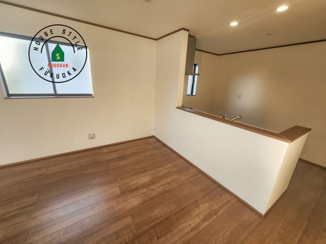 筑紫野市二日市北6丁目第1-2棟（A号棟）のダイニング|キッチンから立ち込める香りが今日の料理を期待させます。