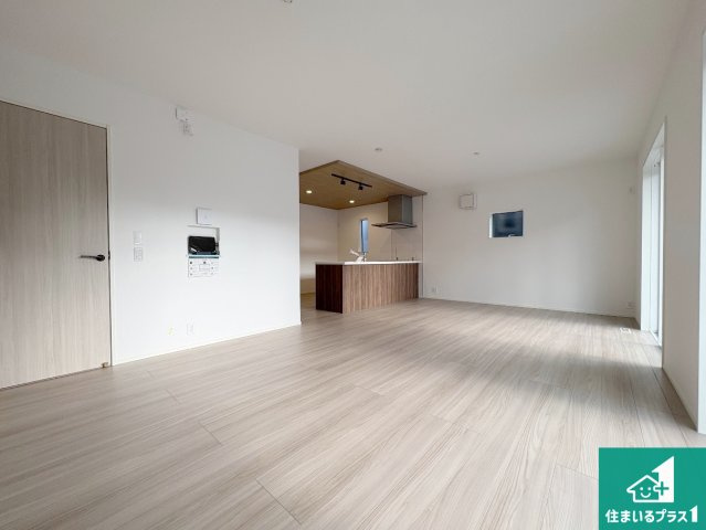 栗東市小柿　第1期　新築一戸建ての前面道路含む現地写真|周辺は落ち着いた街並みの住宅地！子育てがしやすい住環境です！まだ未完成ですが、現地でしかわからない事もございます。是非一度ご覧ください。